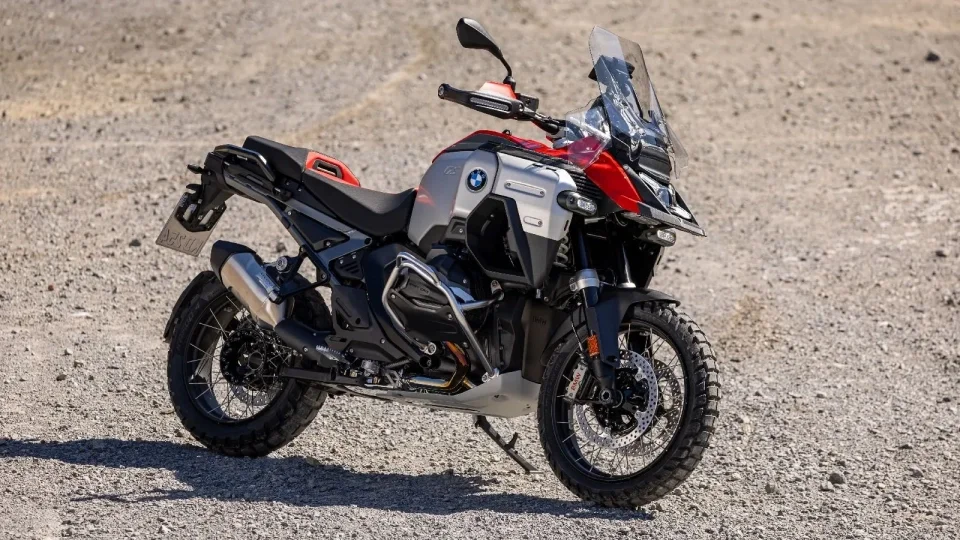 BMW v roce 2025 rostlo. Frčí emka, miníci i motork