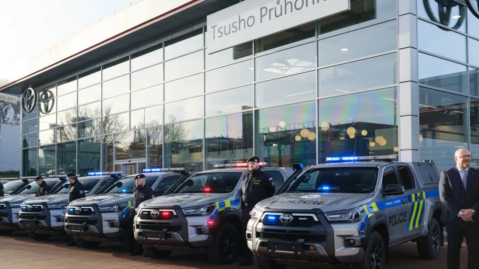Česká policie si převzala nová auta. Služební pick-upy Toyoty Hilux budou sloužit hlavně v terénu