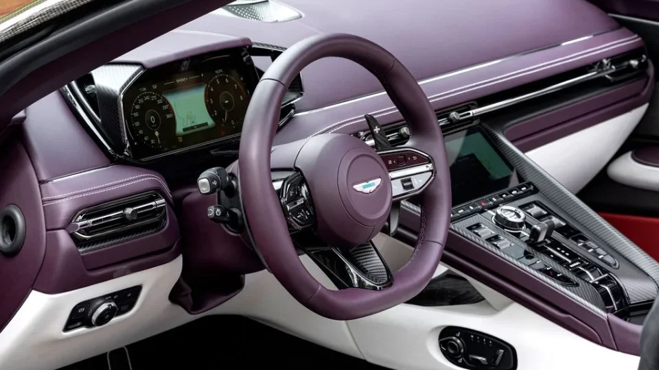 Aston Martin DB12