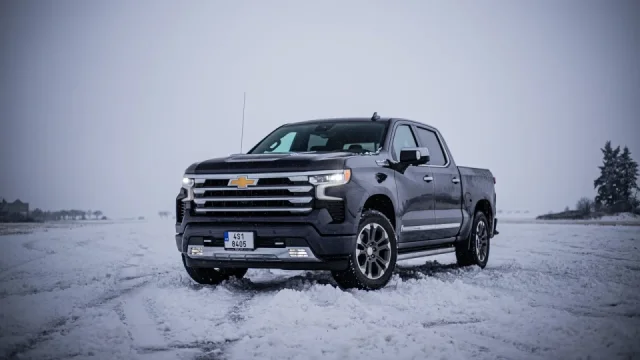 Vyzkoušeli jsme americkou Octavii. Pod kapotou má motor V8 o 6,2 litru a měří bezmála šest metrů