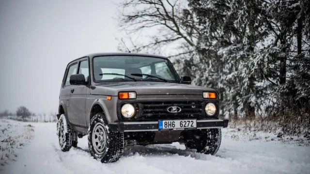 Tohle auto Dacii Duster hravě strčí do kapsy, ale Češi ho nebudou mít rádi. Řídili jsme Ladu Nivu
