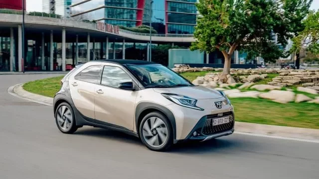 Tyhle auta dokážou jezdit pod 5 litrů benzinu na sto kilometrů. Všechna stojí méně než 400 tisíc korun.