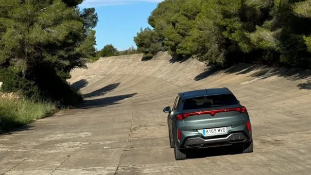 Navštívili jsme zapomenutý závodní okruh z 20. let. Automobilka Cupra po něm pojmenovala nový model