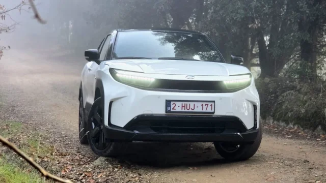 Svezli jsme se v nové Toyotě Urban Cruiser. Překvapila nás svými skvělými dovednostmi v terénu