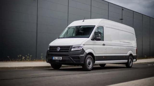 Volkswagen Crafter je moderní dodávka, s níž budete rozvážet balíky s radostí