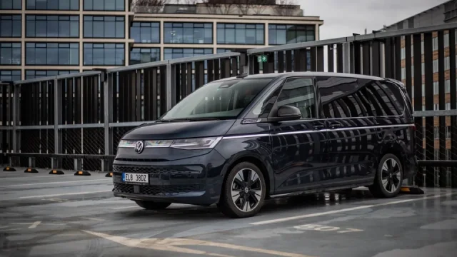 Volkswagen Multivan je možná nejlepší rodinné auto. Z pohledu běžného Čecha má ale jeden problém