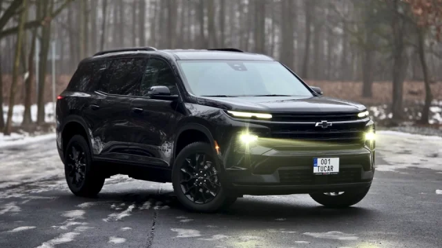 Řídili jsme obrovské SUV s tradičním motorem. Má 5,2 metru a nestojí o moc víc než český Kodiaq RS