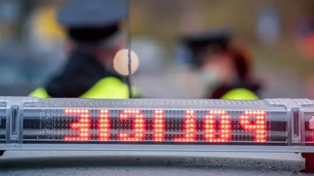 Týden v autech: Pokuta za zimní pneumatiky v létě a proč se před policisty nedívat na hodinky