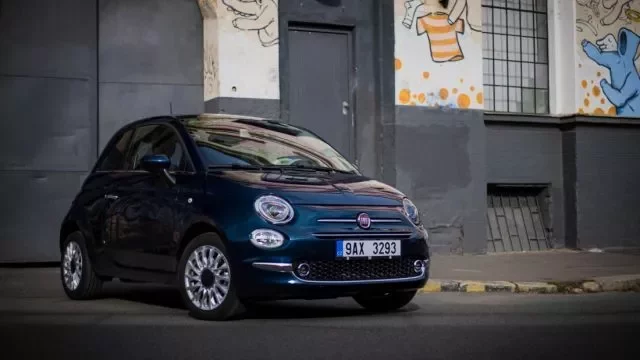 Fiat 500 je nejvíc roztomilé auto na trhu, které chytne za srdce i drsňáky