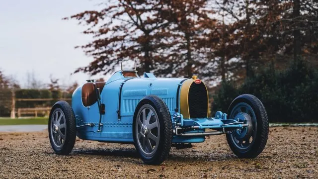 Dětská hračka za milion. Bugatti Elišky Junkové udělal český umělec a teď bude na prodej