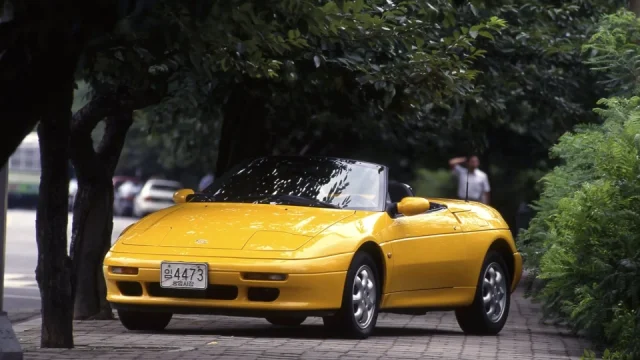 Zapomenutý sporťák Kia je stylovou raritou. V Evropě ho vzácně můžete sehnat za necelý půlmilion