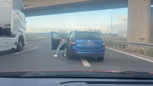Agresor z dálnice D6 poprvé promluvil. Svůj brutální útok svádí na napadenou ženu