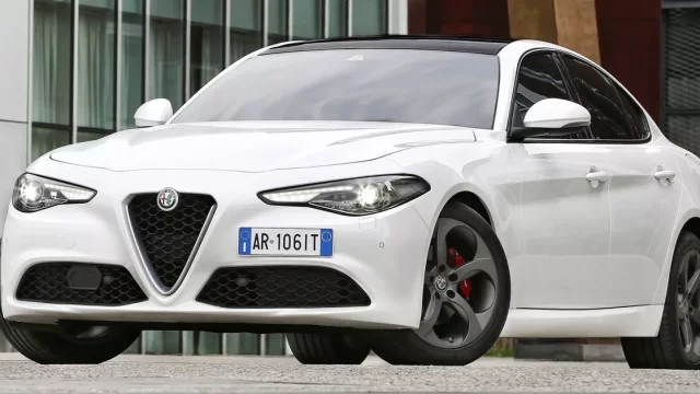 Naftová Alfa Romeo Giulia je v bazarech neprávem přehlíženou ojetinou. Jezdí skvěle a bez starostí