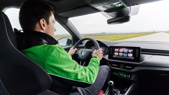 Mistr světa v rallye Jan Kopecký radí, jak na bezpečnou jízdu v zimě