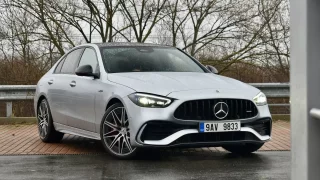 Mercedes-AMG C 43 4Matic je čtyřválcová žehlička pro opravdové fajnšmekry. Nenechte se zmást jejím decentním zevnějškem