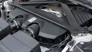 Aston Martin DB12 Volante
