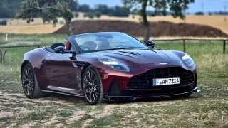 Aston Martin DB12 Volante