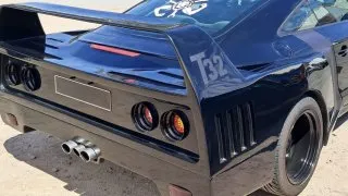 Ferrari F40 (replika)