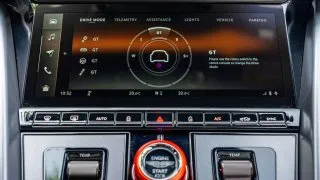 Aston Martin DB12 Volante