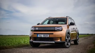Konečně skvěle vypadající auto pro normální lidi. Vyzkoušeli jsme stylový Fiat za cenu Dacie