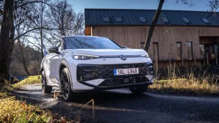 Volkswagen spouští prodej nového modelu  T-Roc. Je praktičtější a stojí pod 700 tisíc korun