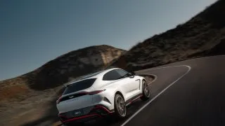Aston Martin DBX S