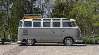 Volkswagen Type 2 s karavanem