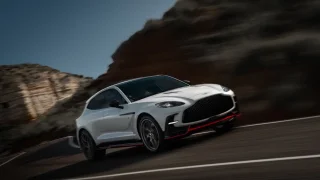 727 koní a maximální rychlost 310 km/h. To jsou hodnoty nového SUV od značky Aston Martin