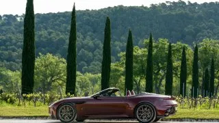 Aston Martin DB12 Volante