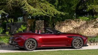 Aston Martin DB12 Volante