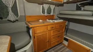 Volkswagen Type 2 s karavanem