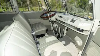 Volkswagen Type 2 s karavanem