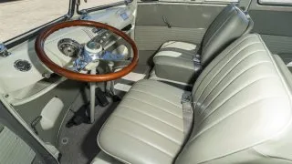 Volkswagen Type 2 s karavanem
