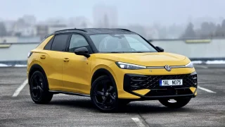 Nový Volkswagen T-Roc jezdí mnohem lépe než dřív. Má doplněk, který v jiném autě nenajdete