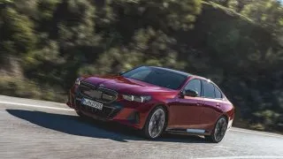 BMW v roce 2025 rostlo. Frčí emka, miníci i motork